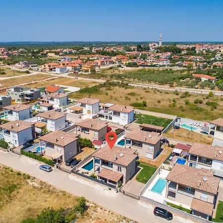 Villa Brionika Mit Pool