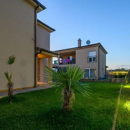 Villa Brionika Mit Pool *