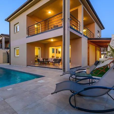Brionika Mit Pool Villa